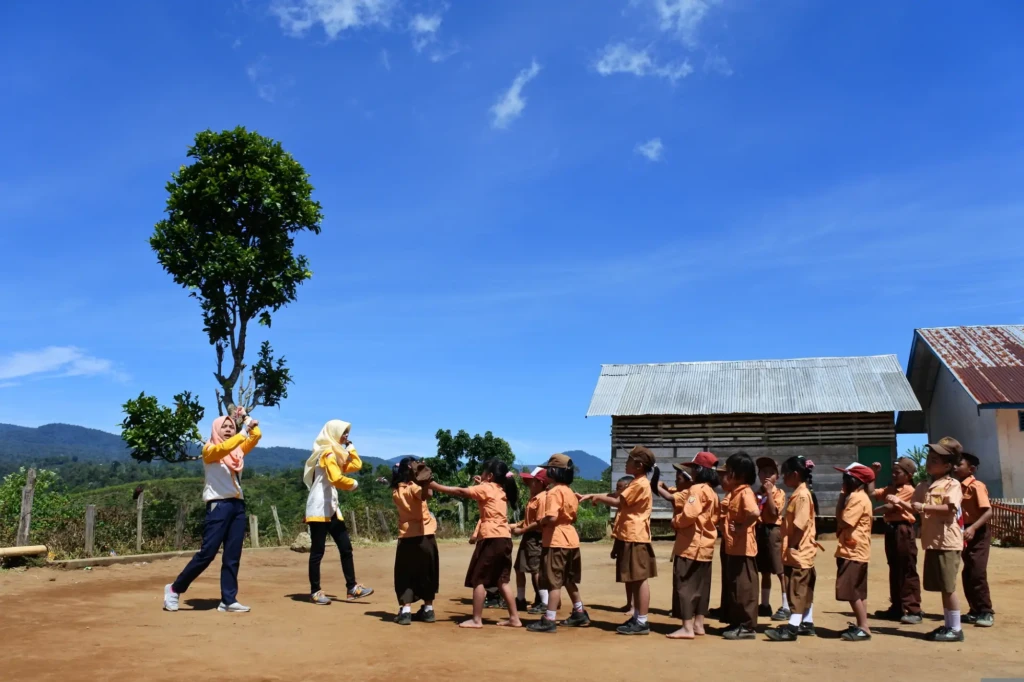 DPR Janji Perjuangkan Nasib Guru Non-ASN dari Ketidakpastian Status