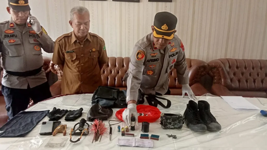 Densus 88 Sebut Pelaku Ledakan di MAN 3 Padang Pelajar Berusia 17 Tahun