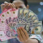 Rupiah Melemah ke Rp17.888 per Dolar AS, Konflik Timur Tengah dan Ekspektasi The Fed Jadi Pemicu