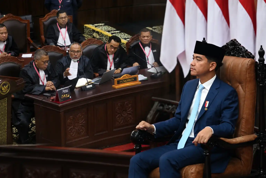 Refly Harun dan Bambang Widjojanto Jadi Kuasa Hukum Gugatan Syarat Pendidikan Gibran di MK