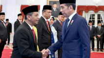Dilema Bahlil: Golkar Didesak Bergerak dalam Polemik Ijazah Gibran