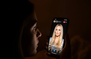 Ekonomi Kesepian: Dari Saweran Live Streaming hingga Ladang Bisnis Teman AI