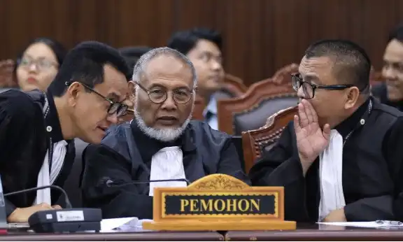 Lolos Batas Usia, Terganjal Prosedur: Membaca 2 Wajah Putusan MK dalam Karier Gibran