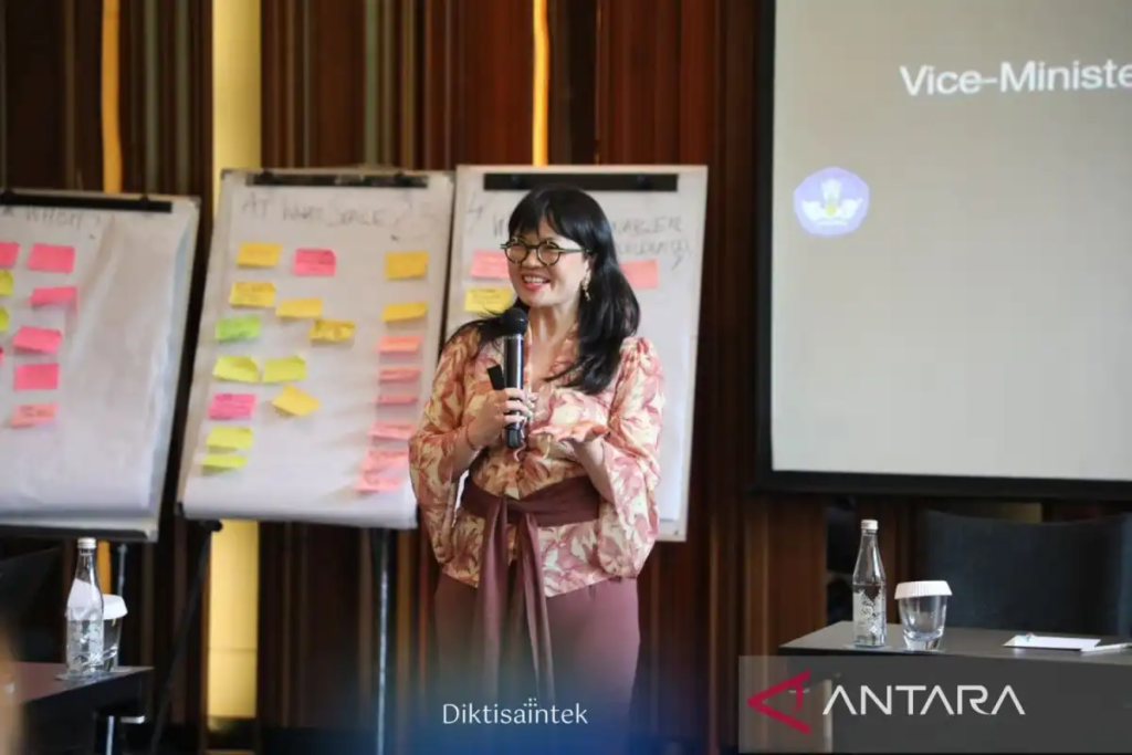 Bukan Dilarang Buka Prodi, Wamendiktisaintek Soroti Masa Depan Lulusan di Era AI